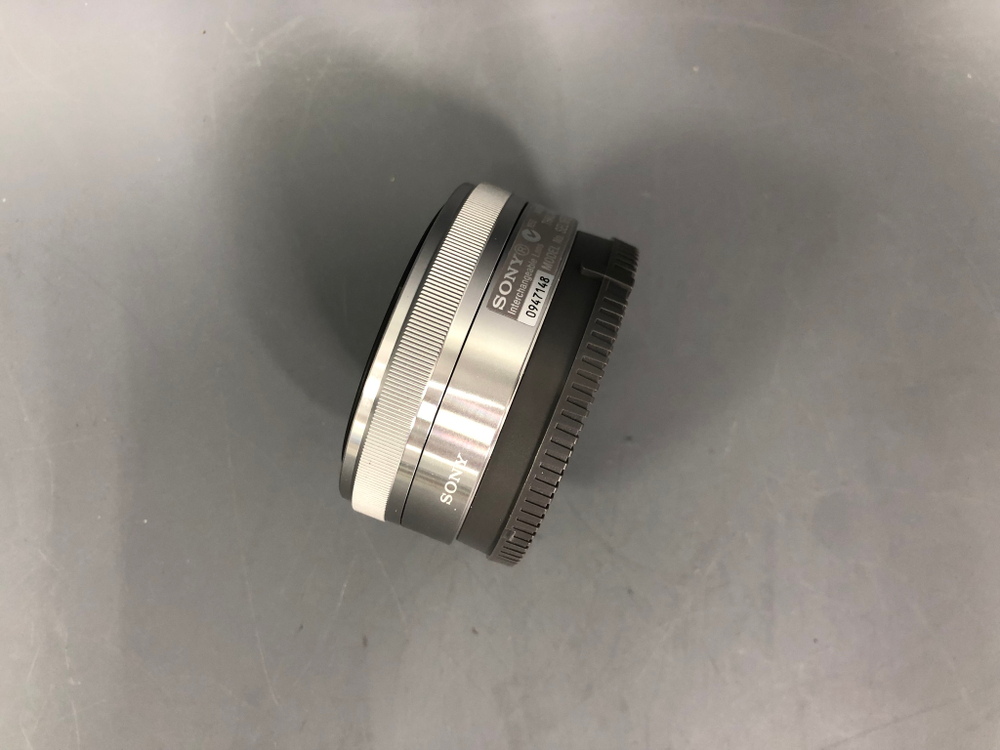 Sony 16mm 2.8 E