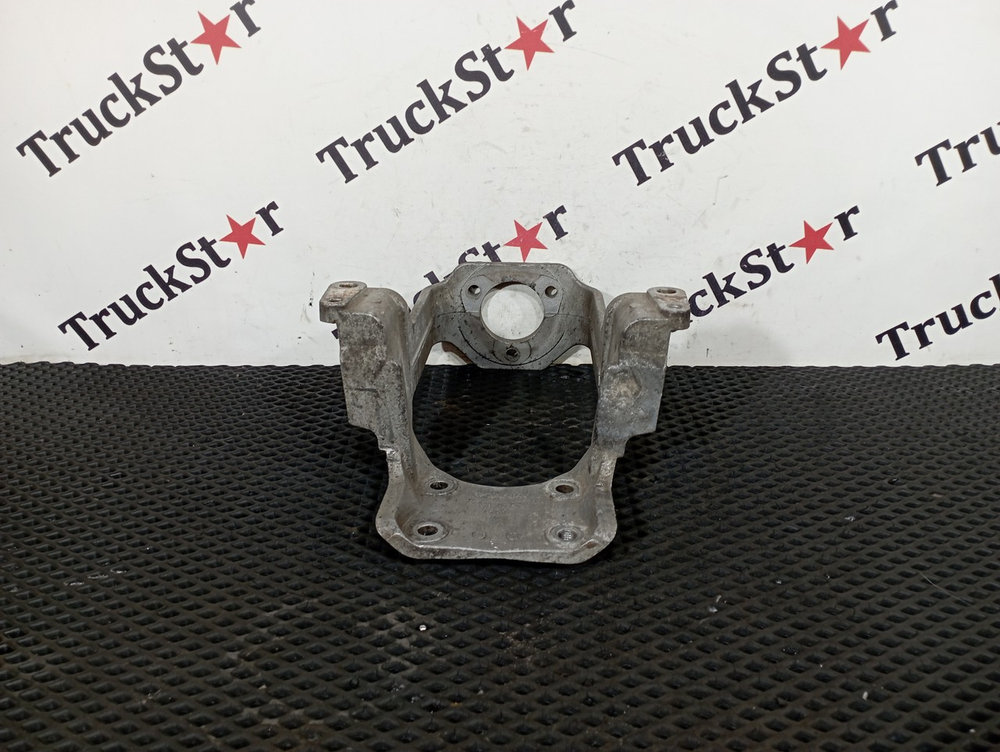 Кронштейн амортизатора