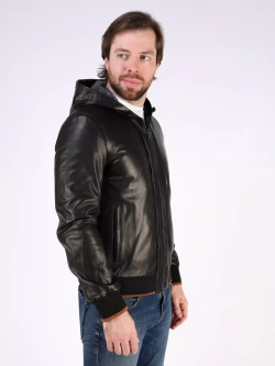 Кожаная куртка демисезонная с капюшоном