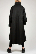 Пальто облегченное с разрезами сбоку DIEGO M 638 черное