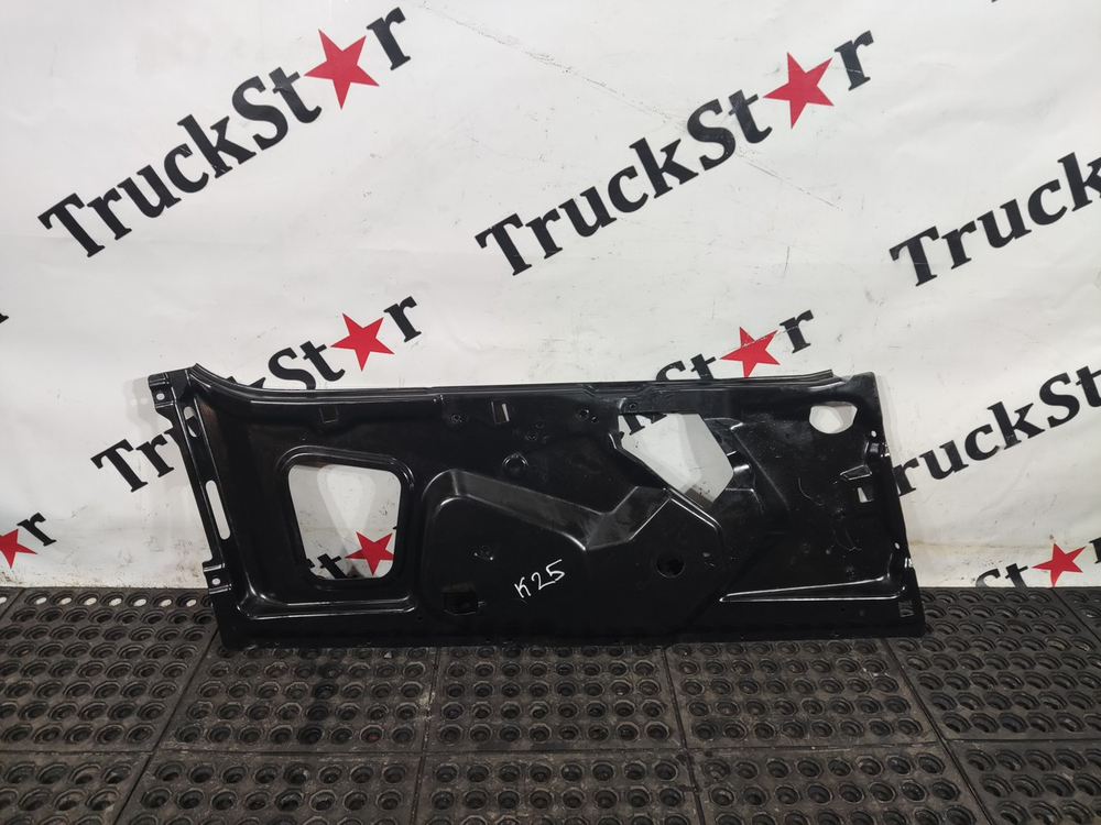 Кронштейн стеклоподъёмника правый 2018г