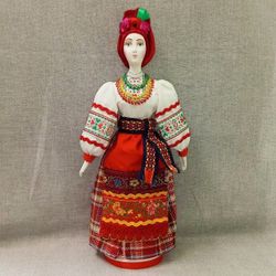 Сувенирная кукла в южно-русском костюме в переднике