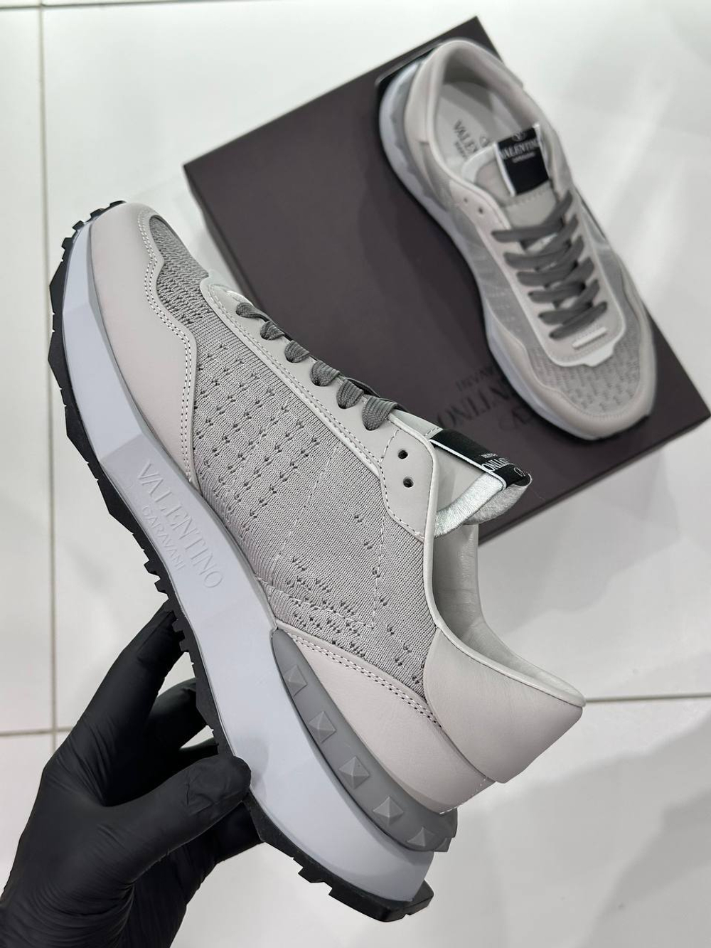Кроссовки Valentino