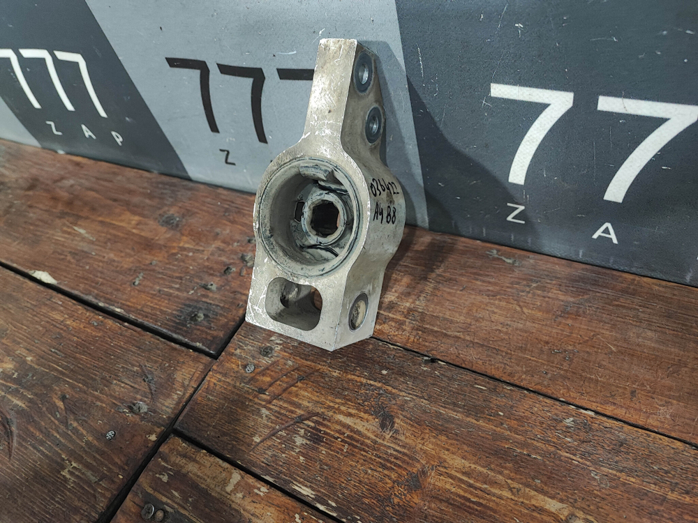 Сайленблок переднего рычага Audi A4 (B8) 07-15 Б/У Оригинал