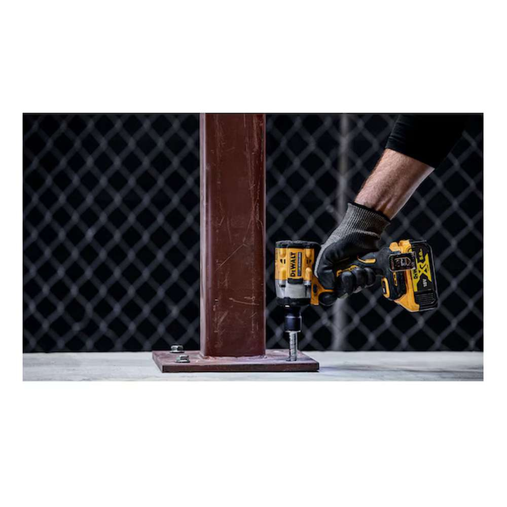 Аккумуляторный гайковерт DeWalt DCF921P2T-GB ударный