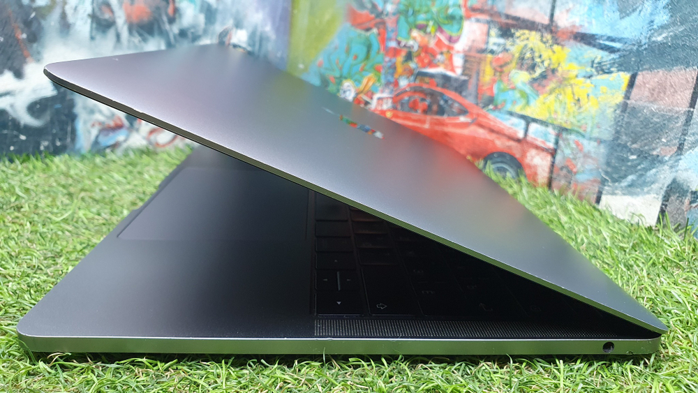 MacBook Pro 13 (2017, два порта Thunderbolt 3) Retina i5/8Gb/SSD 256Gb/A1708