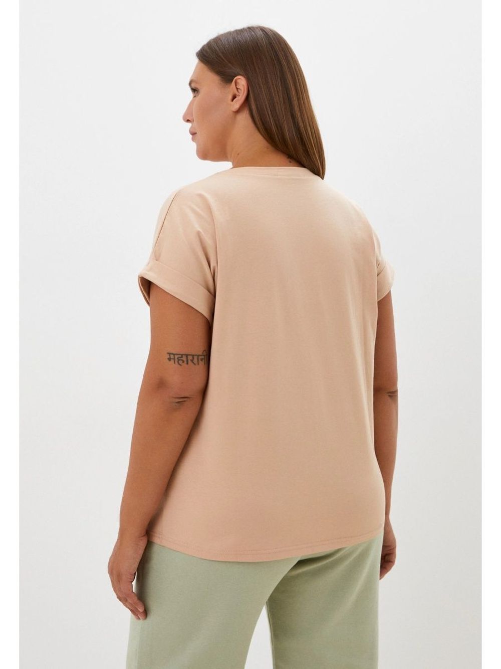 Футболка со спущенным рукавом