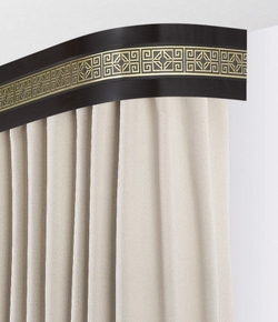 Пластиковый карниз с тиснением Legrand 3-х рядный Амулет 3200 мм