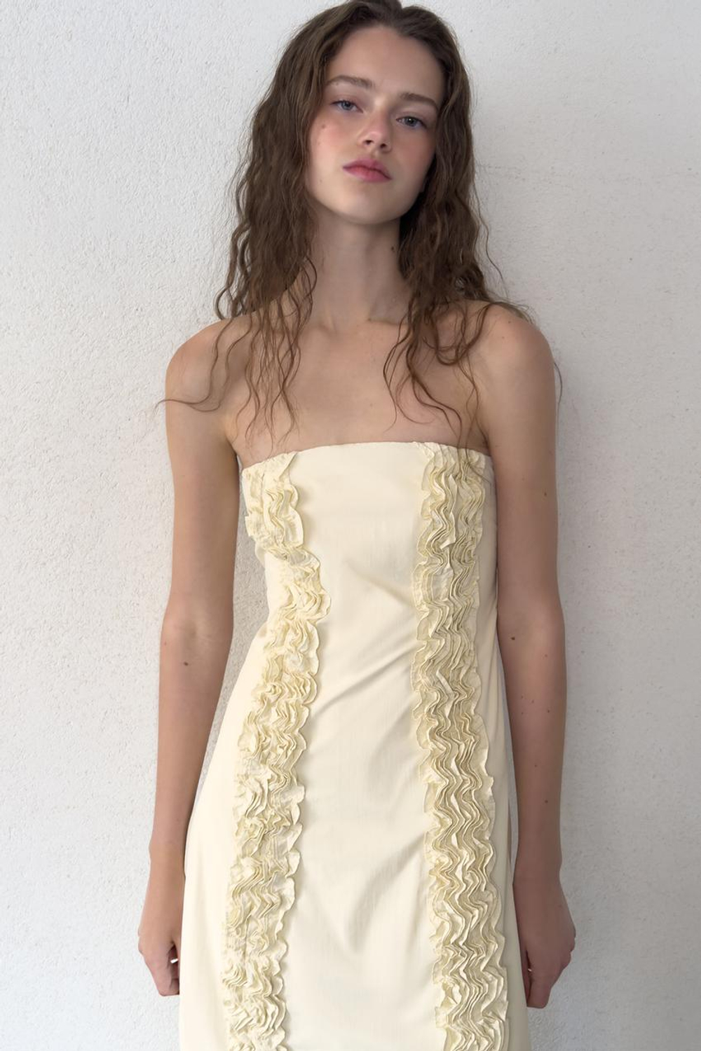 ZARA ПЛАТЬЕ МИДИ С ОБЪЕМНЫМИ ВОЛАНАМИ, ЦВЕТ СЛОНОВОЙ КОСТИ