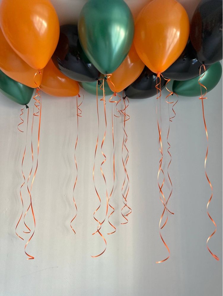 Воздушные гелиевые шарики с доставкой по Хабаровску зеленый/черный/оранжевый №5058