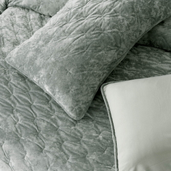 Покрывало 240x260 Sofi De MarkO Алира изумрудно-зеленое