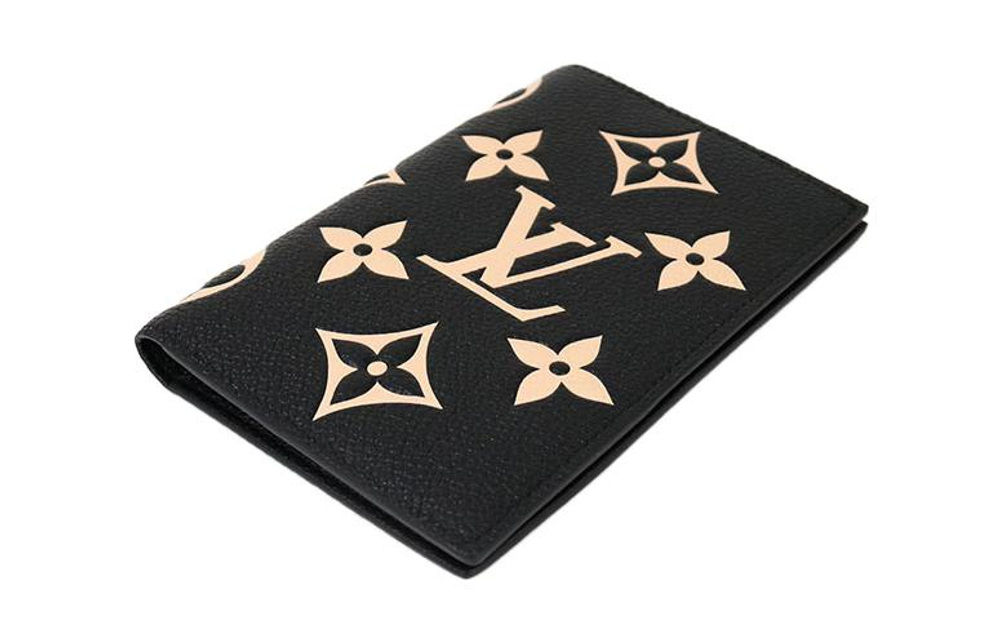 LOUIS VUITTON Embossed Soft Grain Cow Leather Passport Holder Women"s Black/Beige