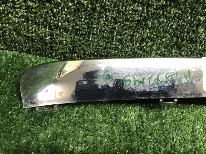 Молдинг переднего бампера Mercedes A W177 (18-22)