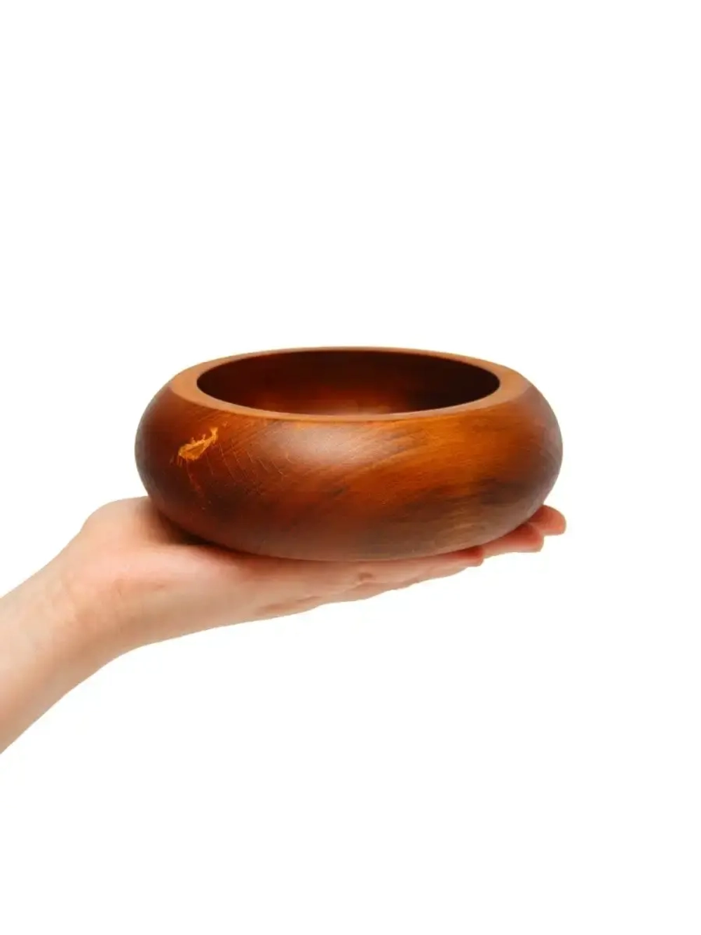 Глубокая тарелка из цельной древесины