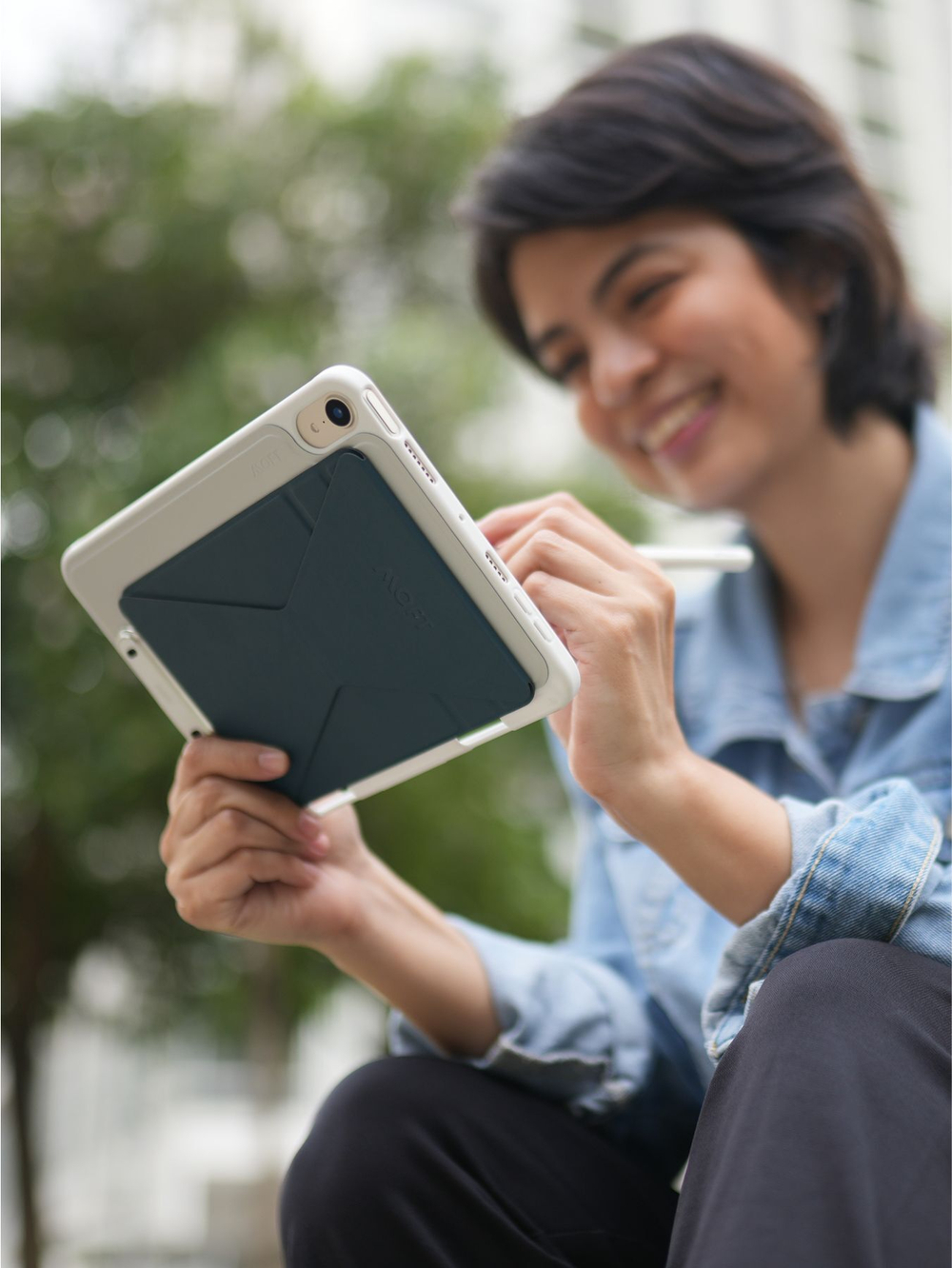 Складная магнитная подставка для планшета SNAP TABLET STAND / 6 позиций / Синяя