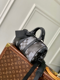 Louis Vuitton Keepall 25