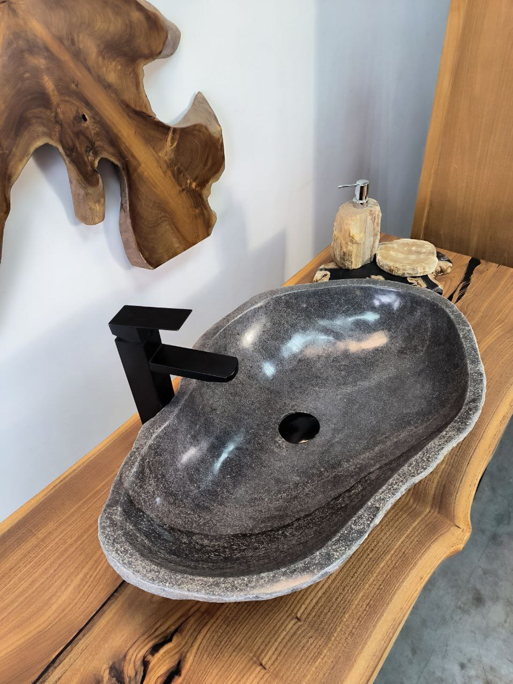 Раковина из речного камня RS-65892 66х42х15 из натурального камня