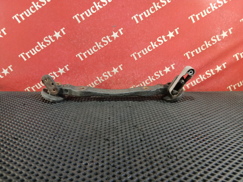 Кронштейн двигателя передний