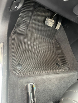 Коврики Eva с 3D бортами на Geely Monjaro