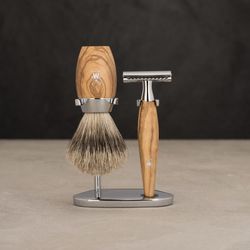 Бритвенный набор MUEHLE KOSMO, олива, барсучий ворс категории Fine, Т-образная бритва (S 281 H 870 SR)