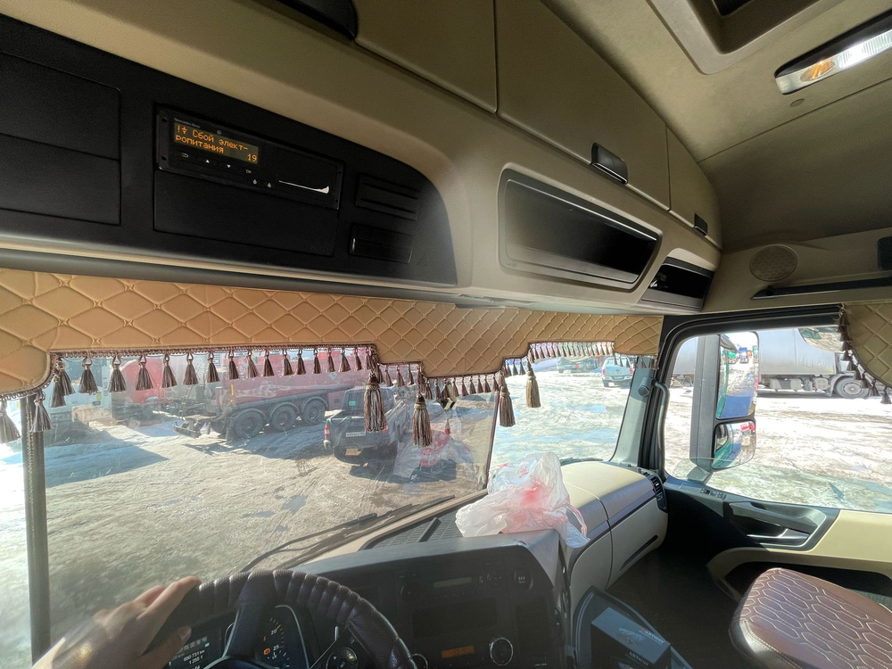 Mercedes-Benz ACTROS 4x2 Седельный тягач 1842 LS (Дизельный, 12,9 л, 422 л.с., АТ)