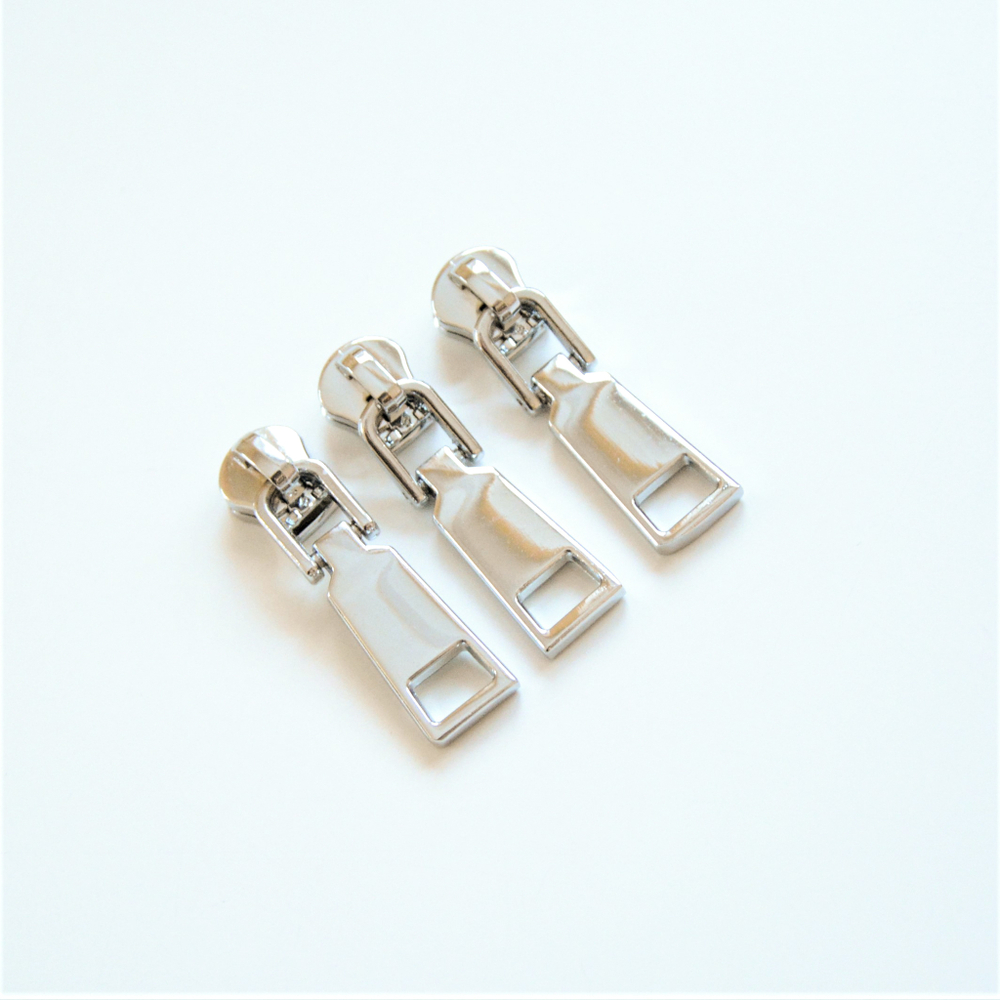 Бегунок для молнии №5, длина язычка 3,6см