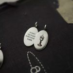 Подвеска Каждый человек, творец своей судьбы