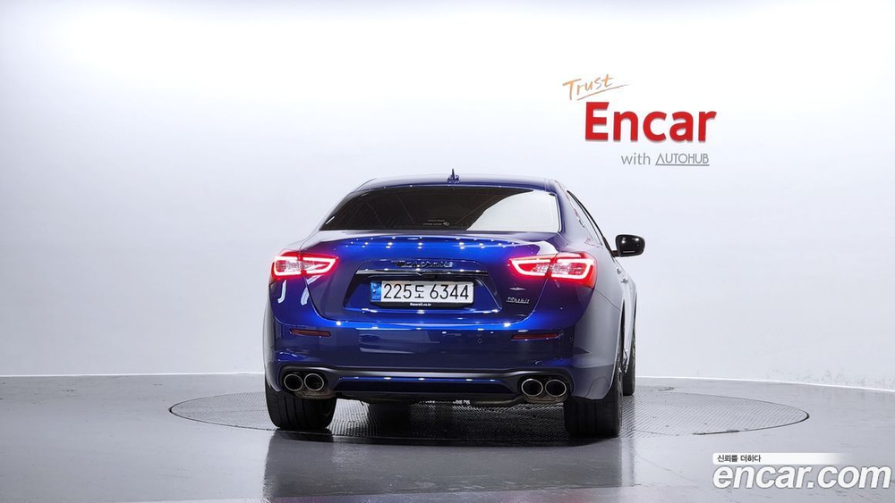 Maserati Ghibli 3.0 GranLusso (10.2021)