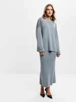 Серая вязаная юбка с пайетками