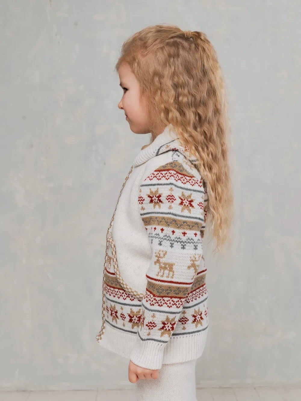 Кофта вязаная на молнии с капюшоном