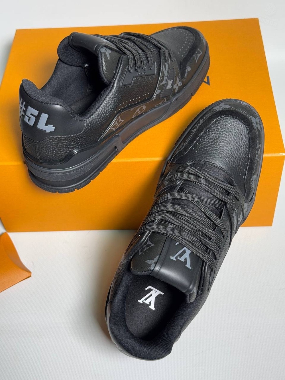 Кроссовки Louis Vuitton Trainer