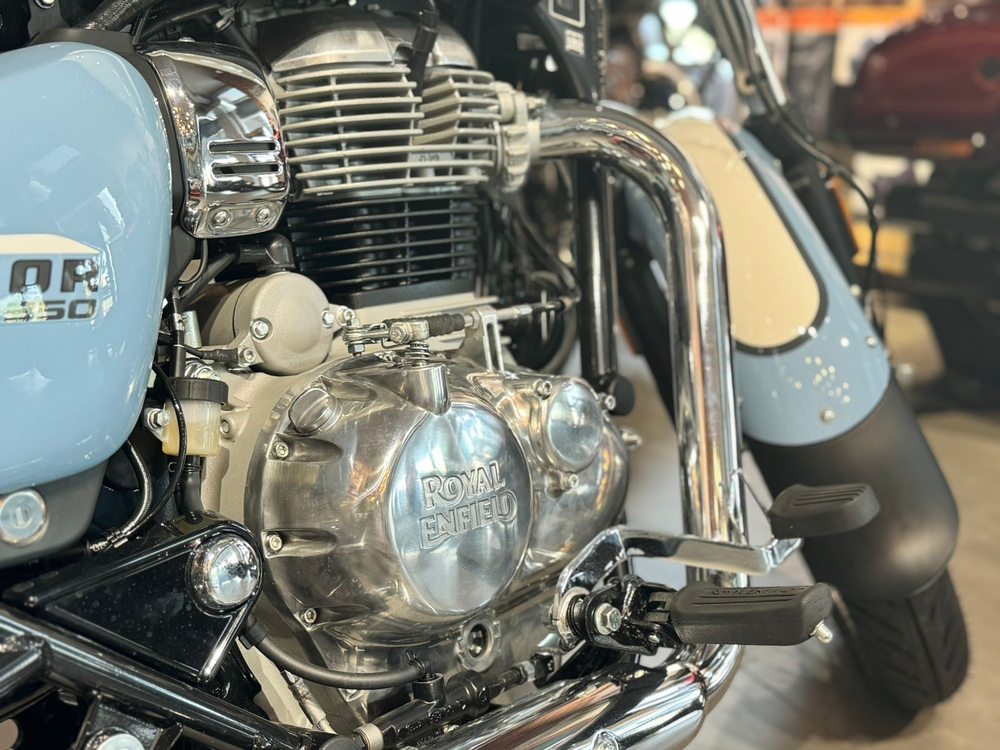 Royal Enfield Meteor 350 Aurora Blue