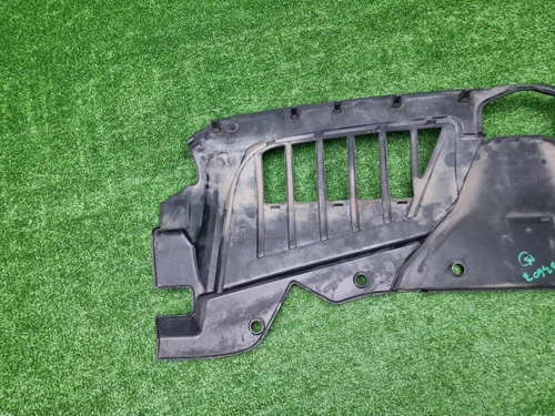 Кожух замка капота Audi A8 4 D5 (2017-2022)