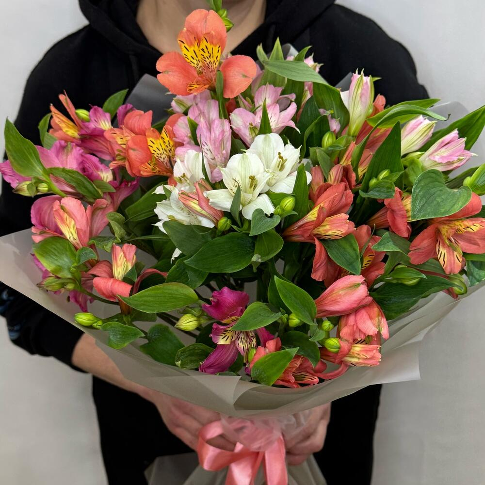 Букет ярких альстромерий микс