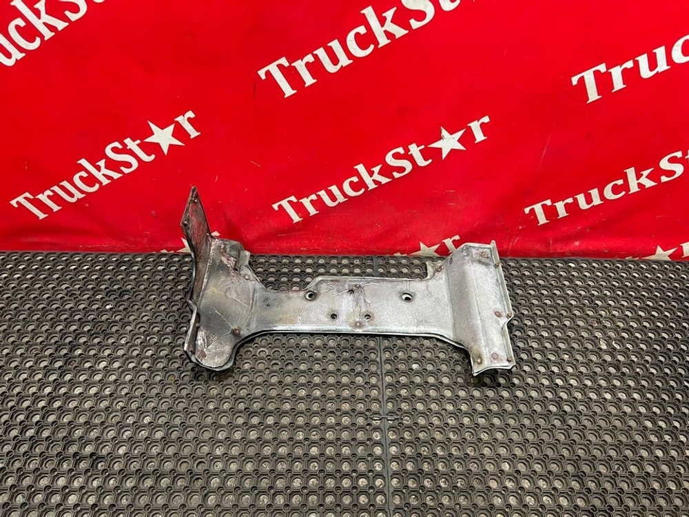 Защита двигателя задняя