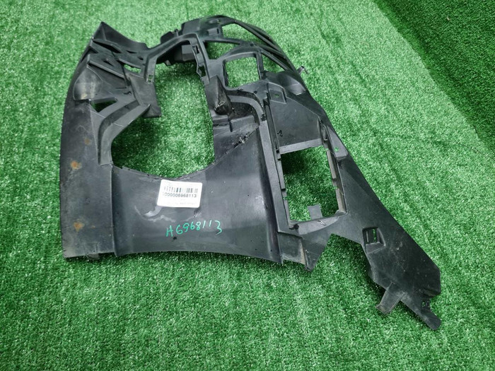 Кронштейн переднего бампера лев. BMW 3er G20 18-22