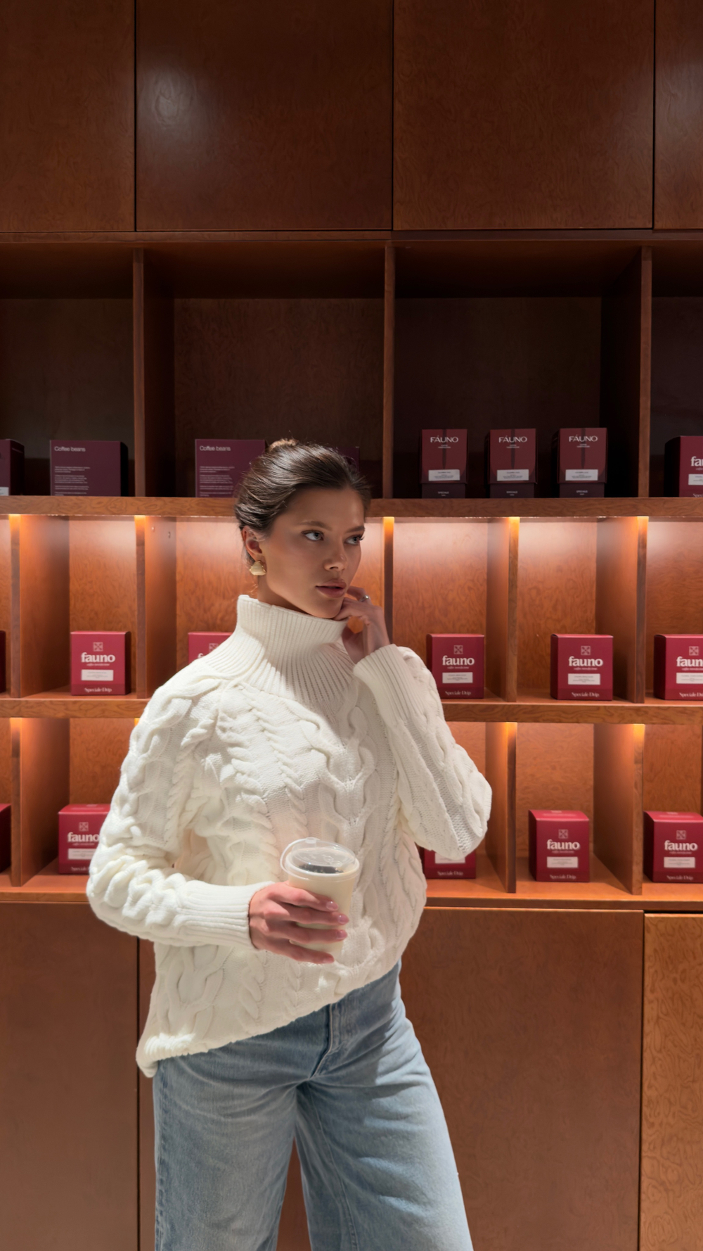 Свитер с косами