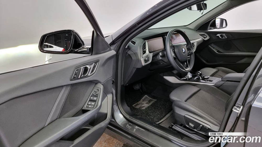 BMW 1 Series (F40) 118d Joy First Editions (09.2020)