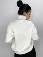 Свитер 30230 однотонный с высоким горлом и широкой резинкой внизу и на рукавах\Белый купить