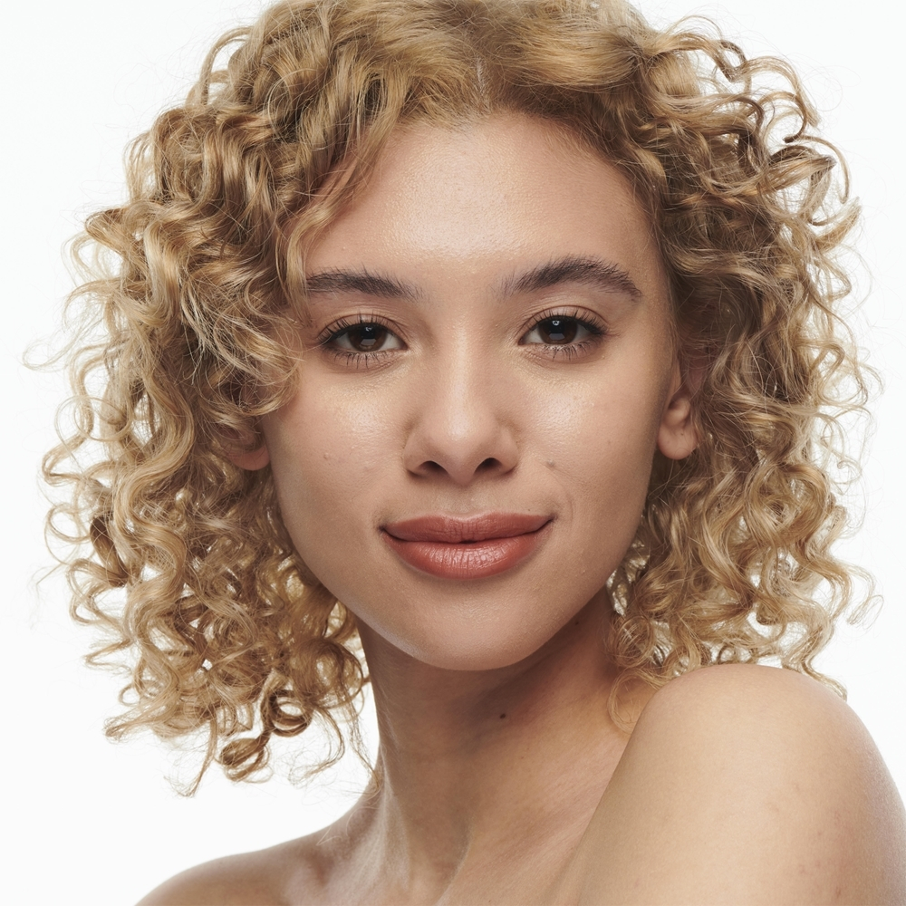 MAC Cosmetics Studio Radiance Serum-Powered Foundation - увлажняющая основа, 30 ml