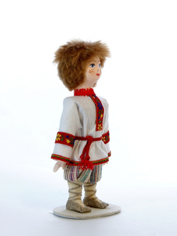 Фарфоровая кукла коллекционная Деревенский мальчик