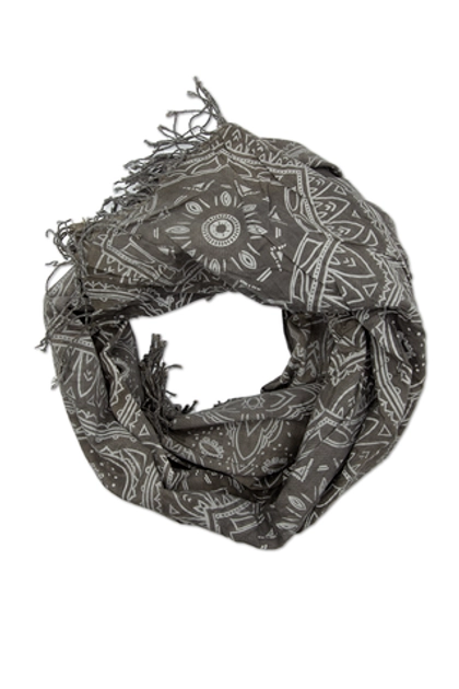 Хлопковый платок-палантин с орнаментом