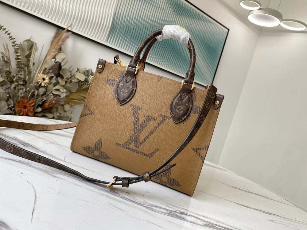 Louis Vuitton Onthego PM
