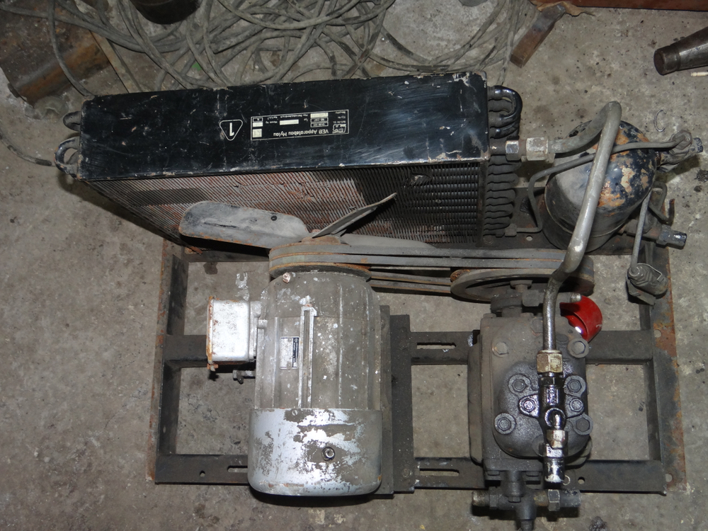 Холодильная установка ГДР (компрессор)