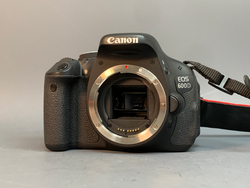 Canon EOS 600D kit 18-55mm ll 7.278 Кадров