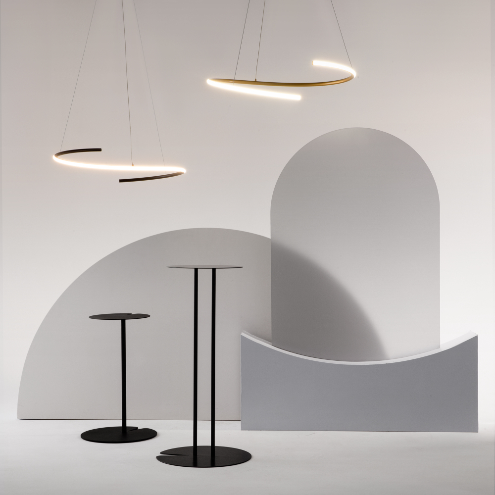 Люстра светодиодная Maytoni Curve MOD242PL-L33BK