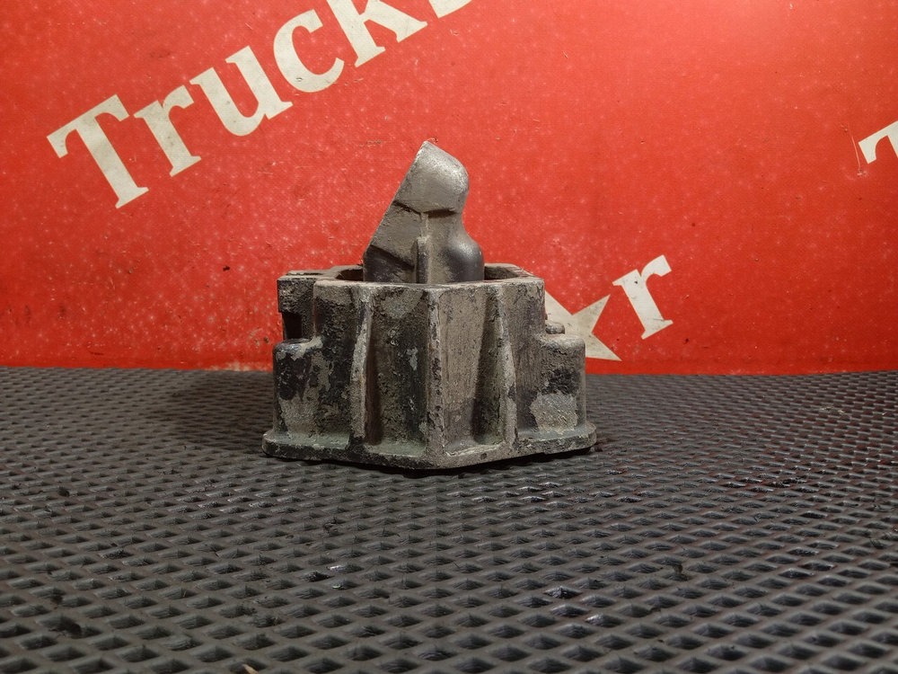 Подушка двигателя задняя