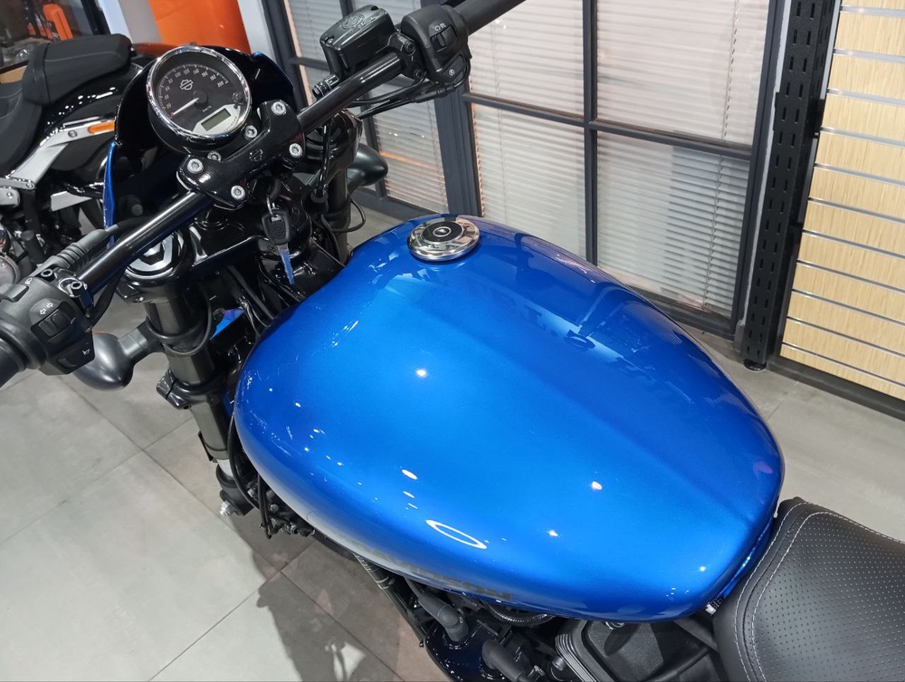 Harley-Davidson Street Rod 