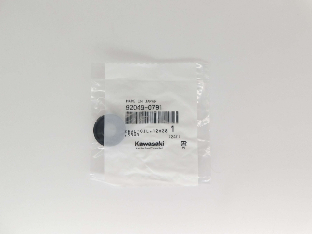 сальник помпы Kawasaki ER-4N ER650 EX400 EX650 Versys 650 92049-0115