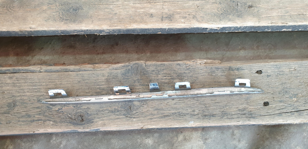 Молдинг решетки радиатора Mercedes V (W447) 14-нв Б/У Оригинал A4478880385